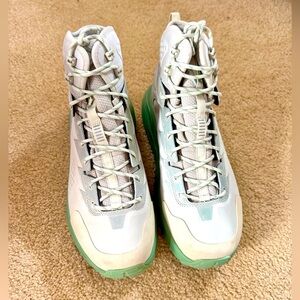 Hoka One One ‘Celadon Tint Basil’ Kaha GTX Hiking Boot (SAMPLE MODEL) -  Size 9